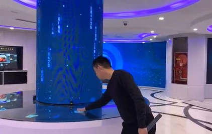 圓柱觸摸互動顯示屏